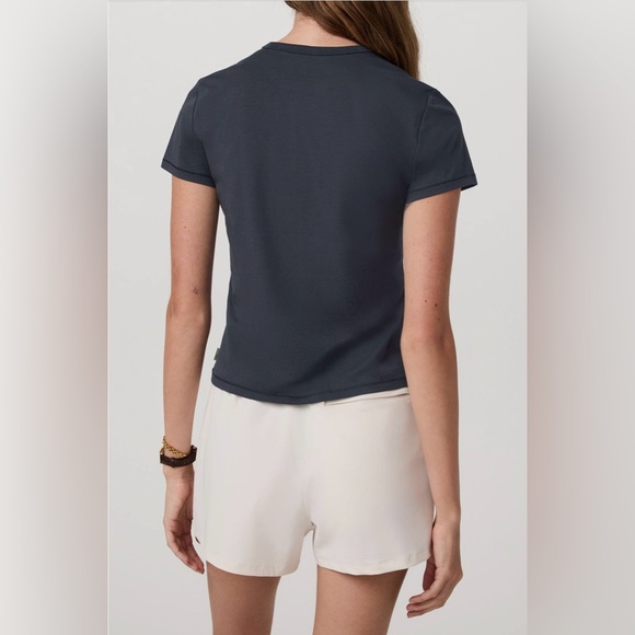 Vuori Short-sleeve Feather Classic Tee - Picture 2 of 7